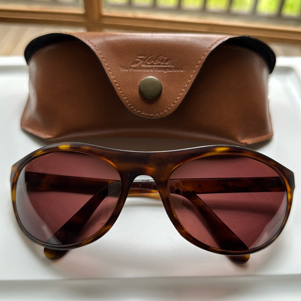 HOBBIE - Vintage Sunglasses & Case in Great pre owned condition